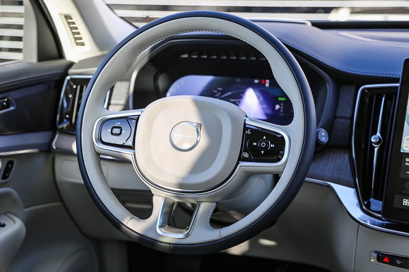 New 2026 Volvo XC90 T8 Ultra w/ Protection Package Premier image 15