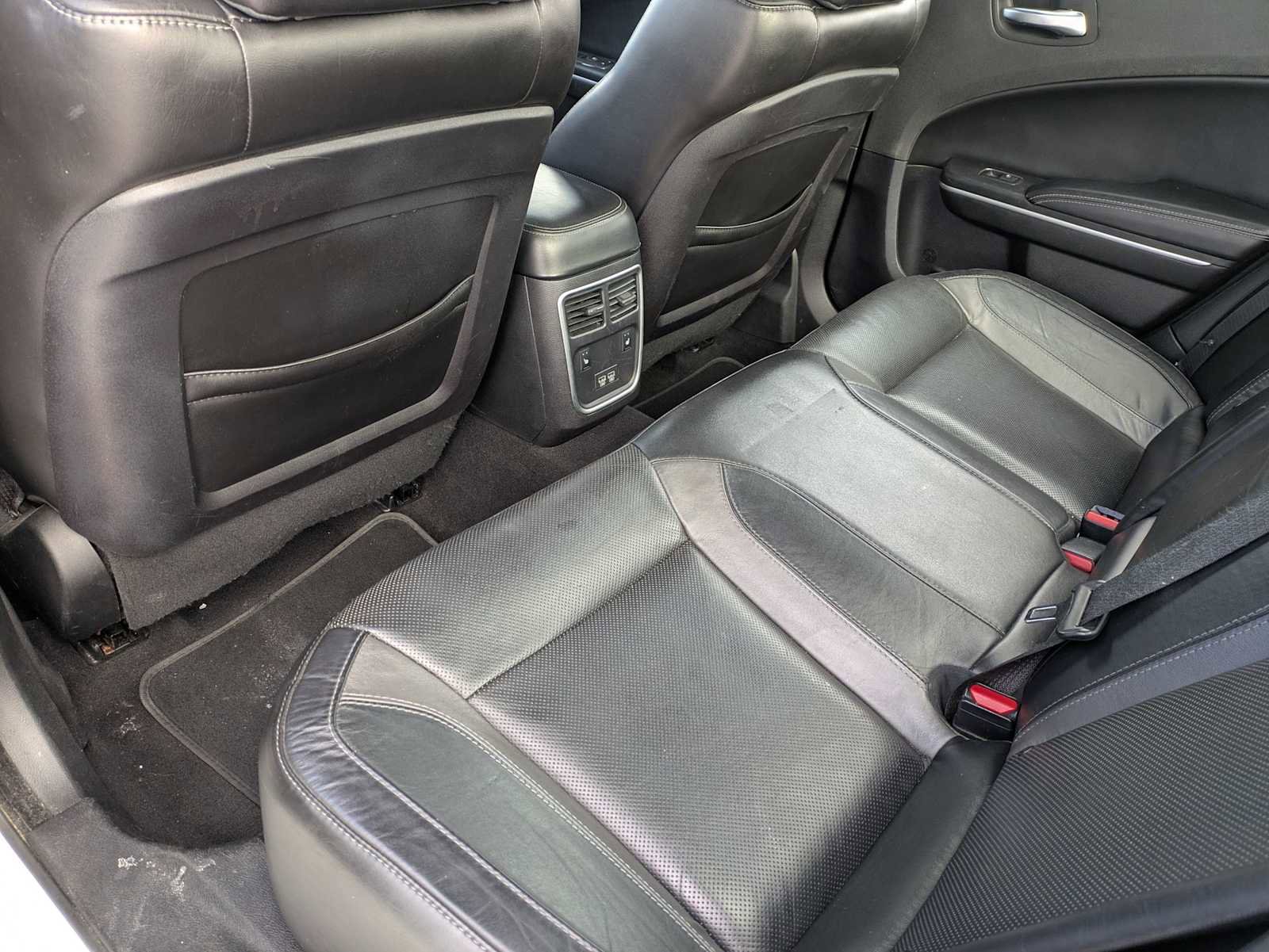 Used 2020 Dodge Charger SXT w/ Leather Interior Group image 17