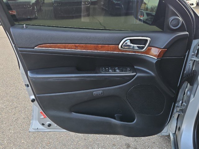 Used 2012 Jeep Grand Cherokee Limited w/ Luxury Group II image 9