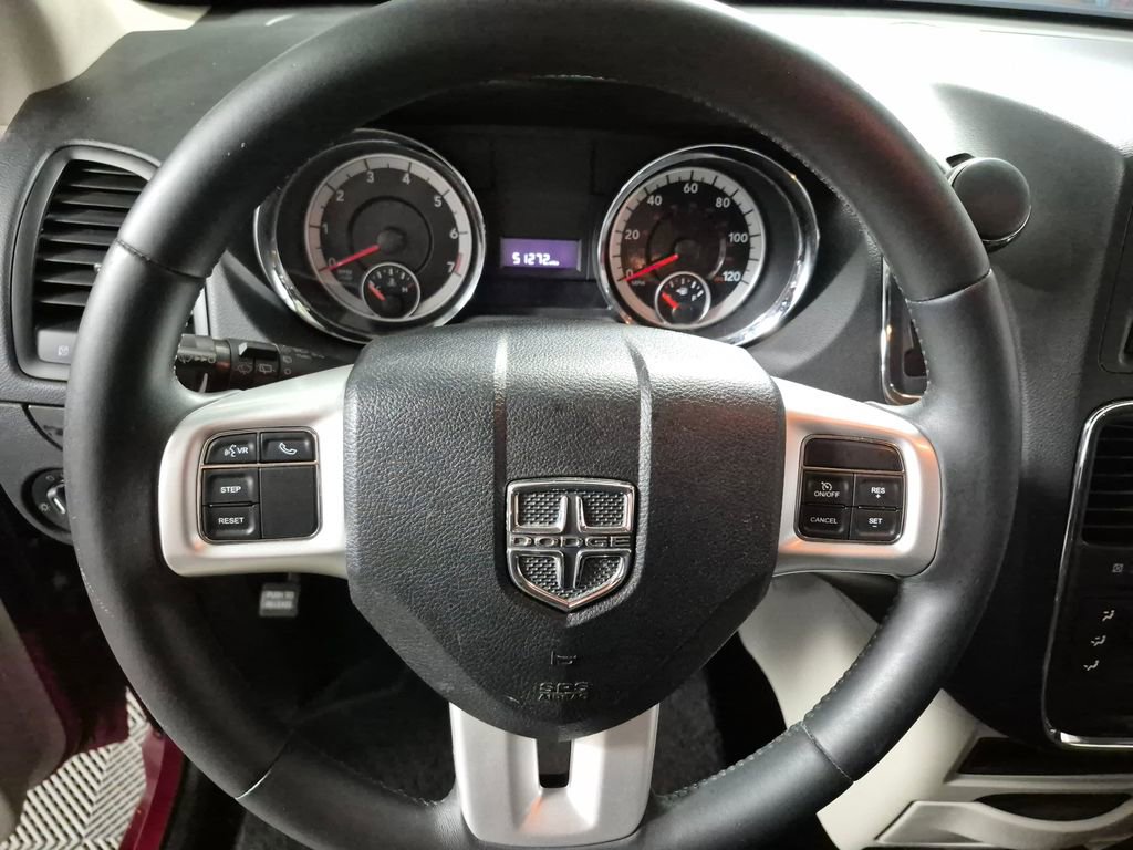 Used 2015 Dodge Grand Caravan SE w/ Quick Order Package 29E SE FWD image 11
