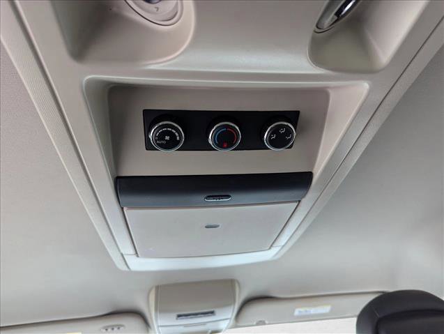 Used 2015 Chrysler Town & Country Touring-L w/ Driver Convenience Group FWD image 24