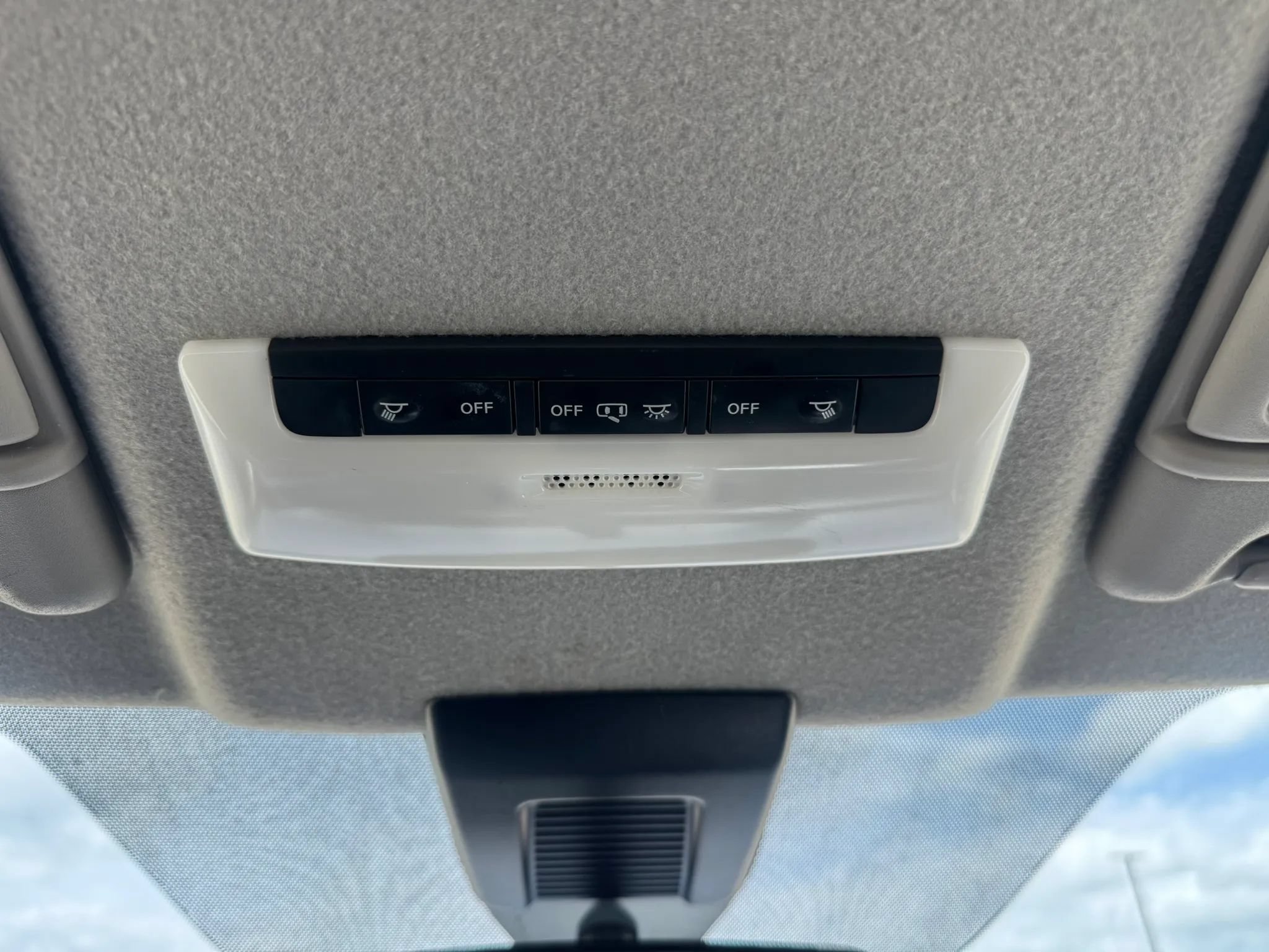 Used 2023 Nissan Kicks SV FWD image 52