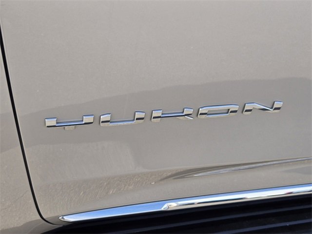 Used 2022 GMC Yukon SLT w/ SLT Luxury Package image 9