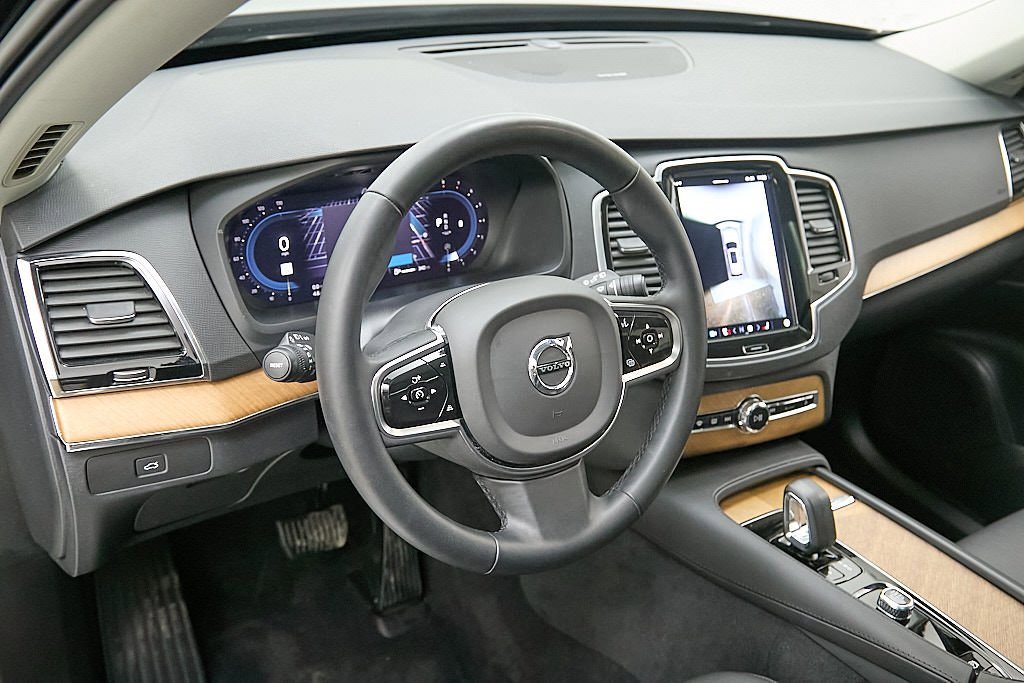 Certified 2023 Volvo XC90 B6 Plus w/ Protection Package Premier image 13