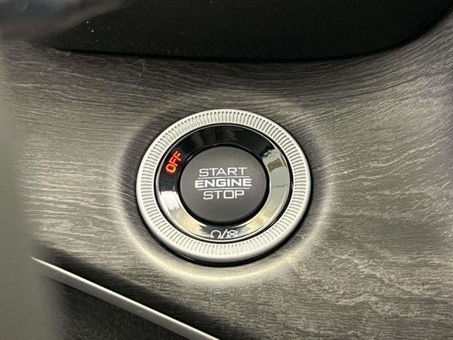 Used 2023 Jeep Grand Cherokee Limited image 25