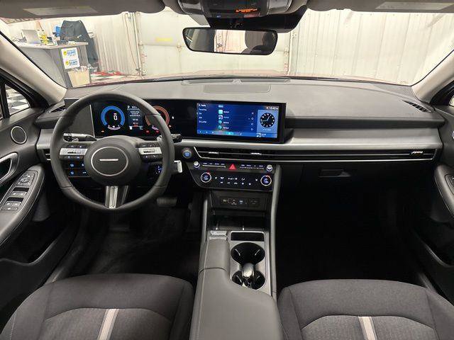 Used 2025 Hyundai Sonata SEL FWD image 10