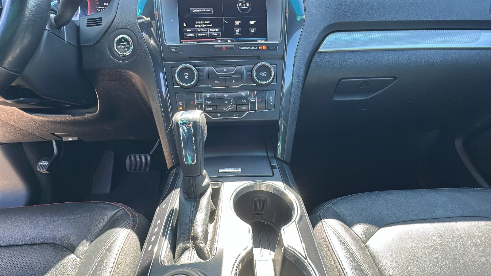 Used 2016 Ford Explorer XLT w/ Equipment Group 202A AWD/4WD image 21