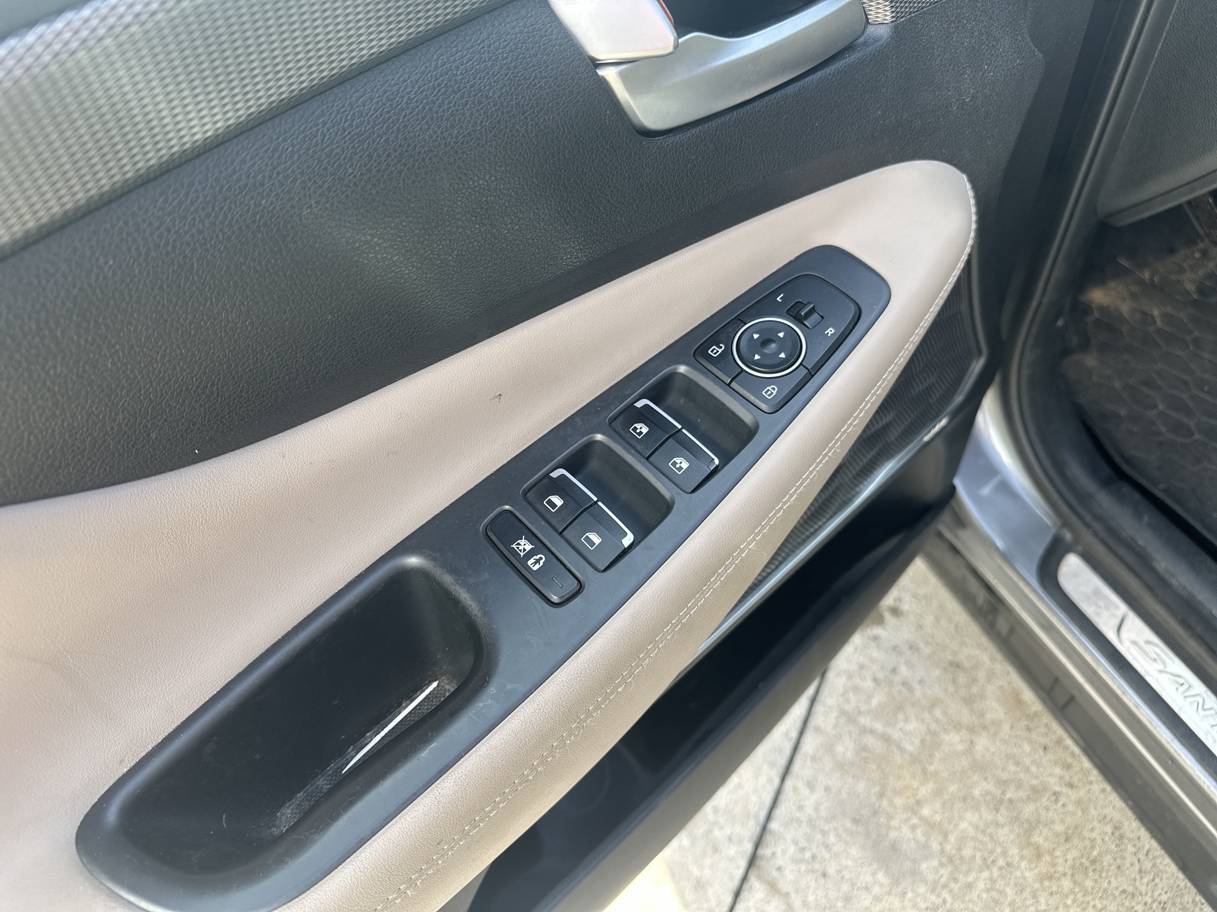 Used 2019 Hyundai Santa Fe AWD image 44
