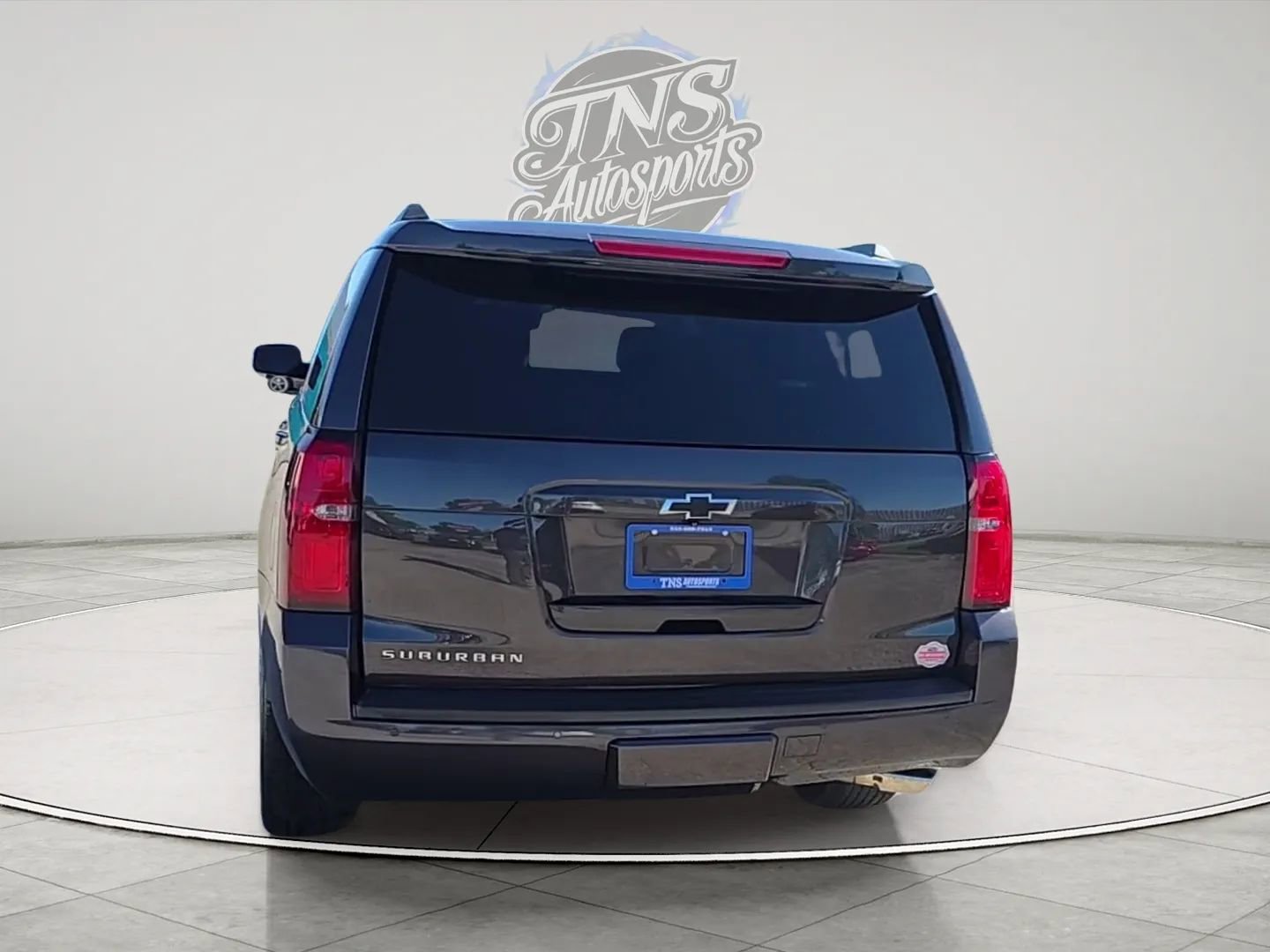 Used 2016 Chevrolet Suburban LT w/ Luxury Package AWD/4WD image 6