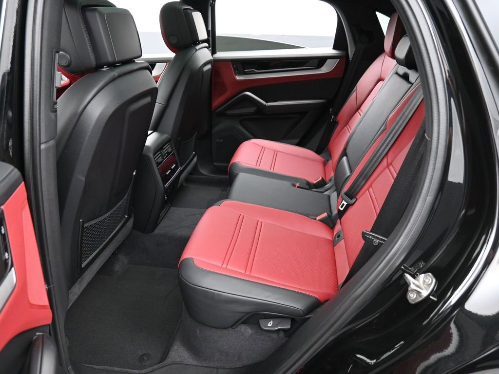 New 2026 Porsche Cayenne Coupe image 25