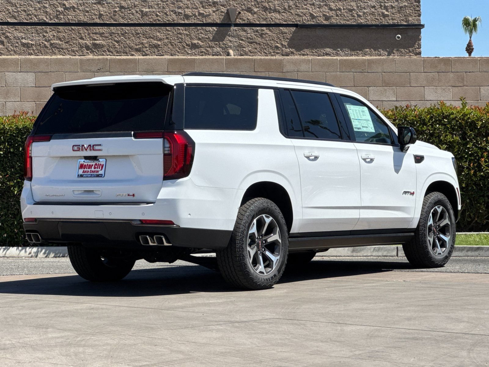 New 2026 GMC Yukon XL AT4 Ultimate AWD/4WD image 4