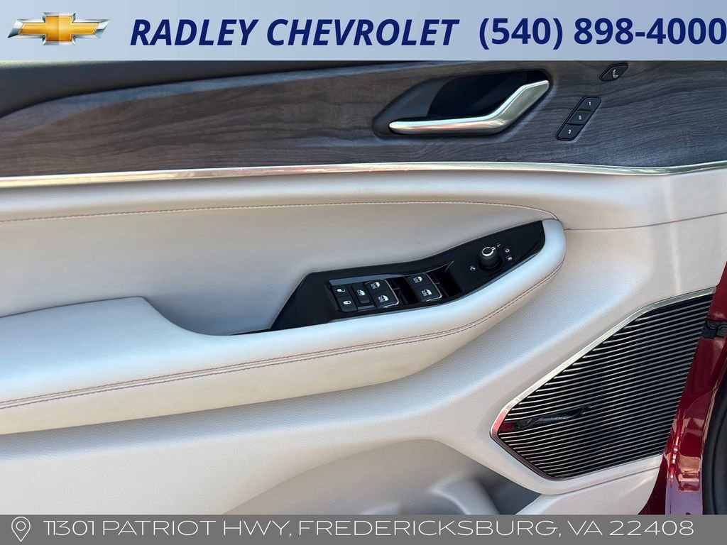 Used 2022 Jeep Grand Cherokee L Overland w/ Luxury Tech Group IV AWD/4WD image 5