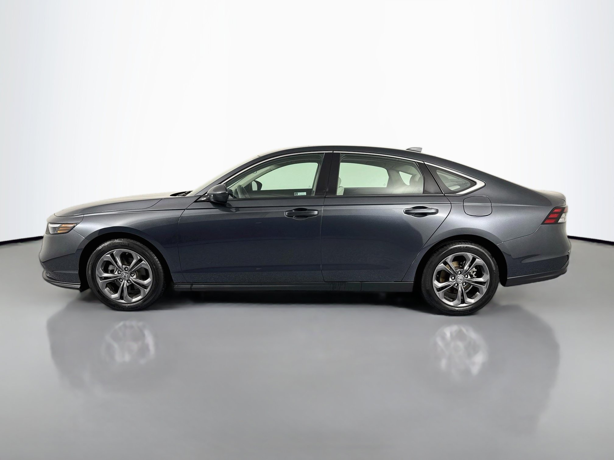 Certified 2023 Honda Accord EX image 8