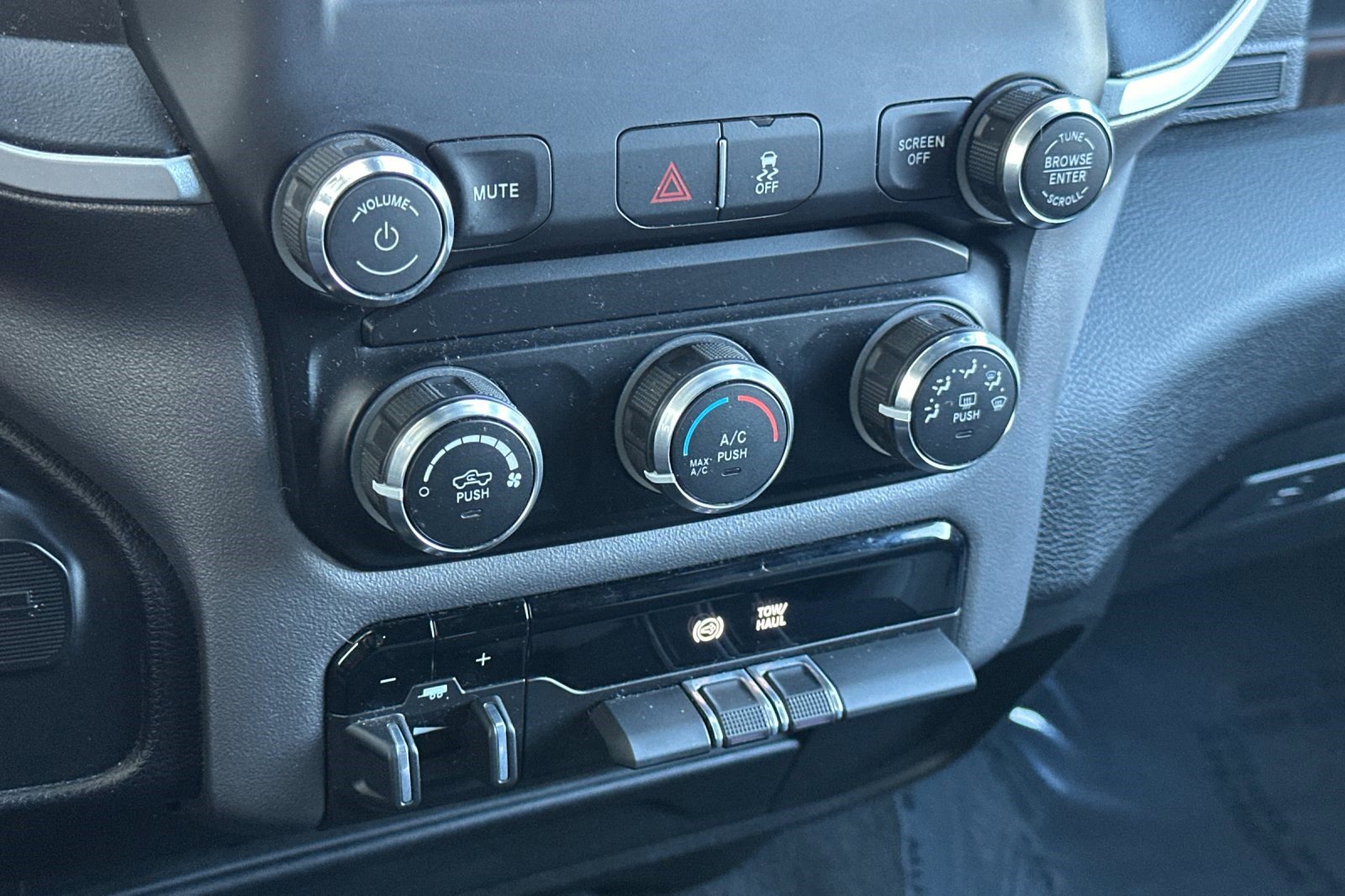 Used 2023 RAM 3500 Big Horn w/ Level 1 Equipment Group image 15