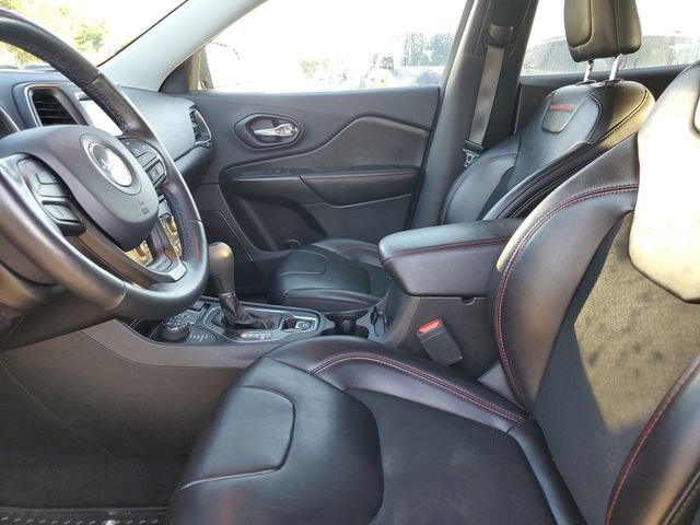 Used 2020 Jeep Cherokee Trailhawk w/ Technology Group image 15