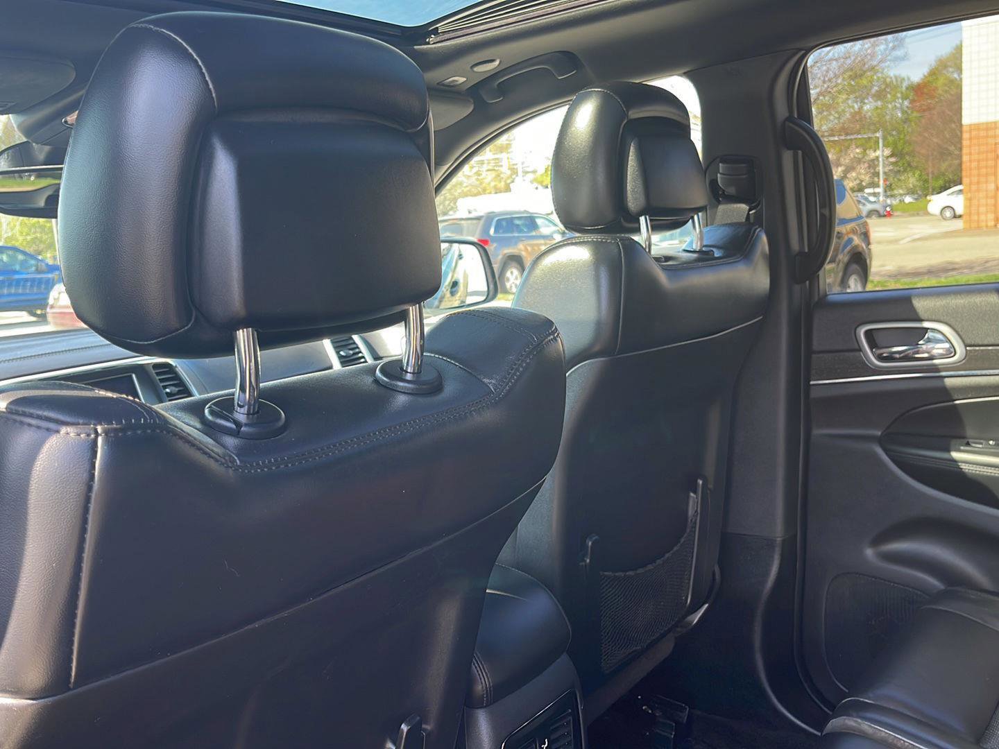 Used 2018 Jeep Grand Cherokee Limited AWD/4WD image 13