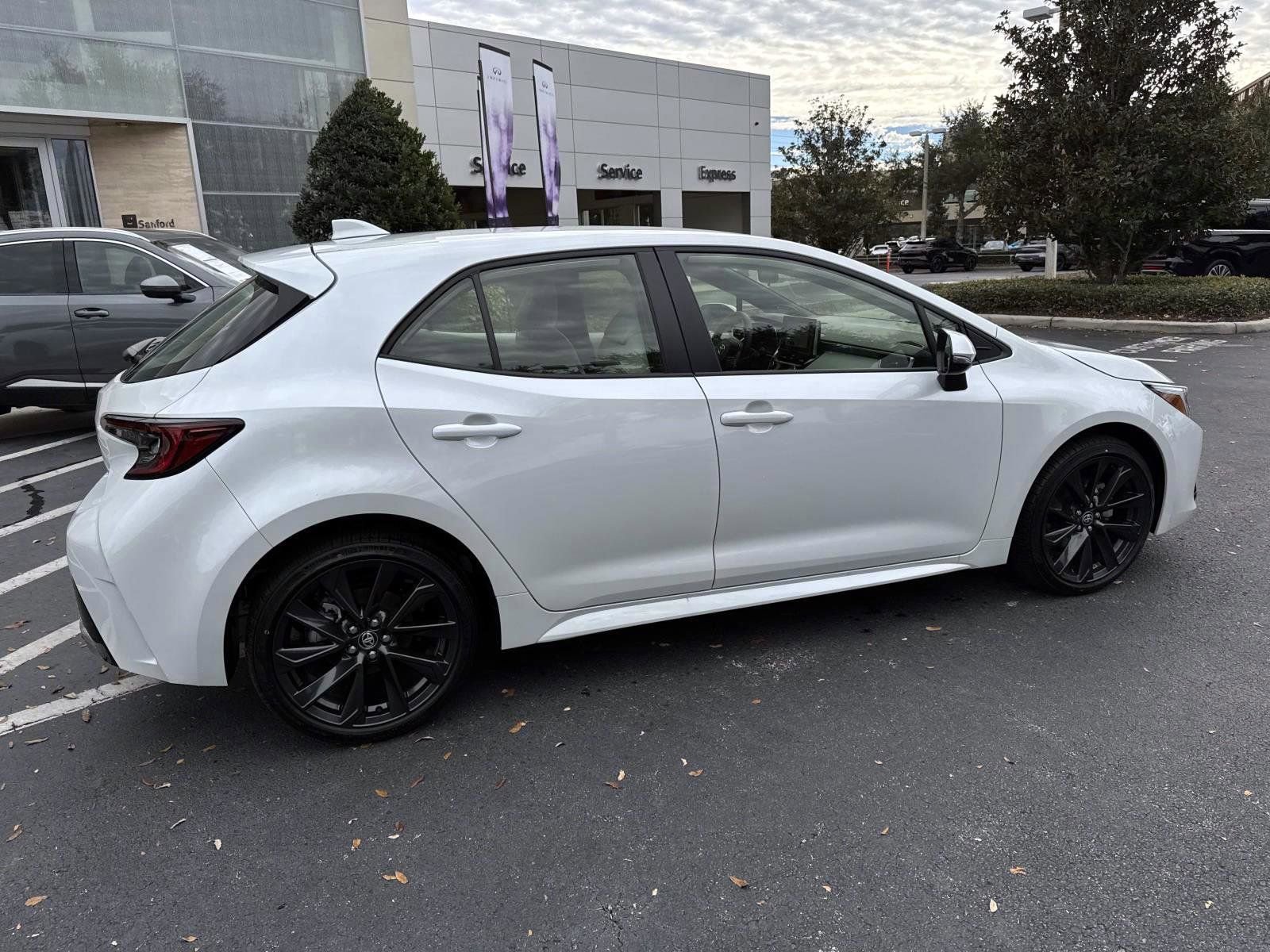 Used 2025 Toyota Corolla XSE image 2