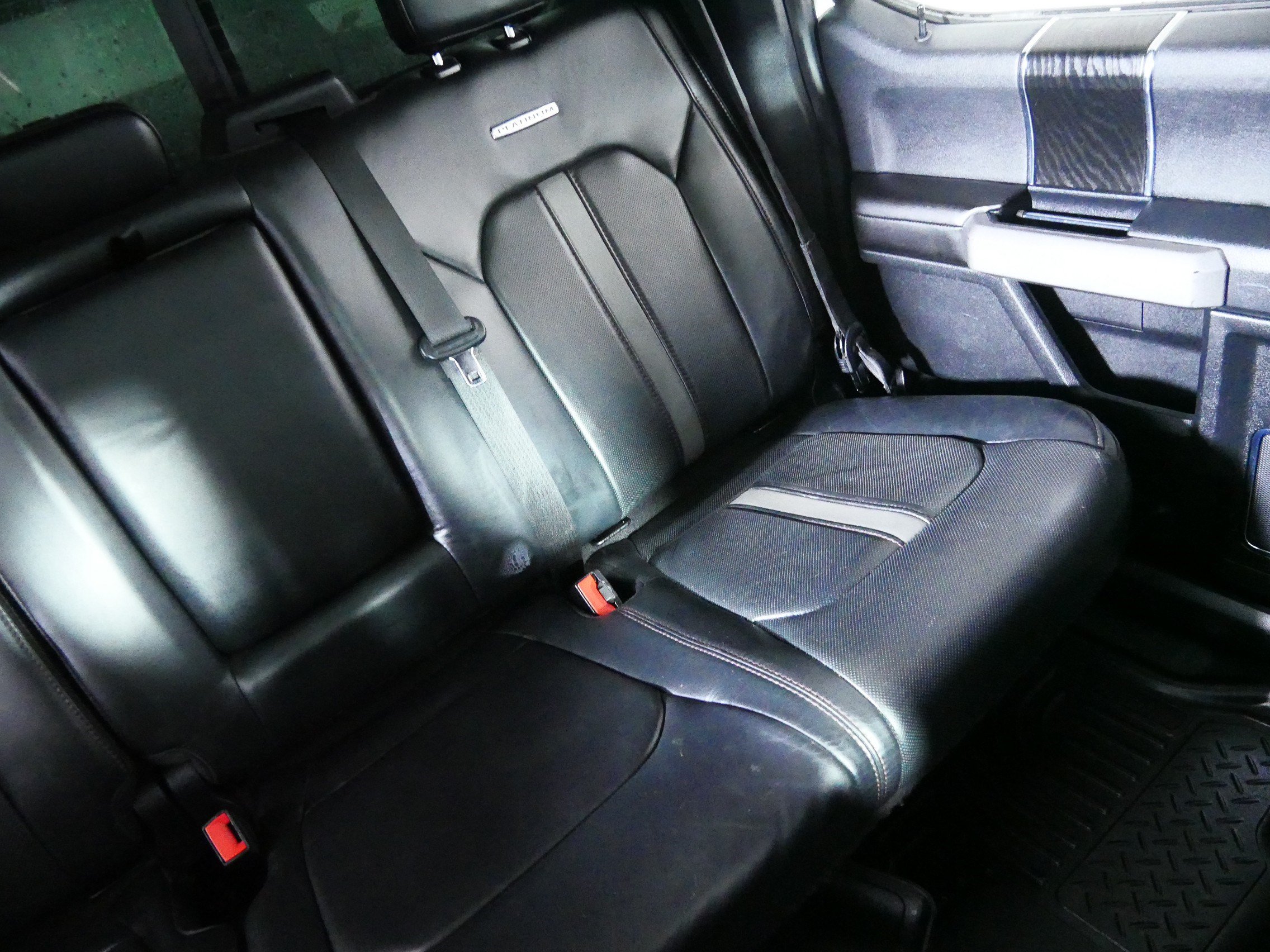 Used 2018 Ford F150 Platinum w/ Equipment Group 701A Luxury AWD/4WD image 14