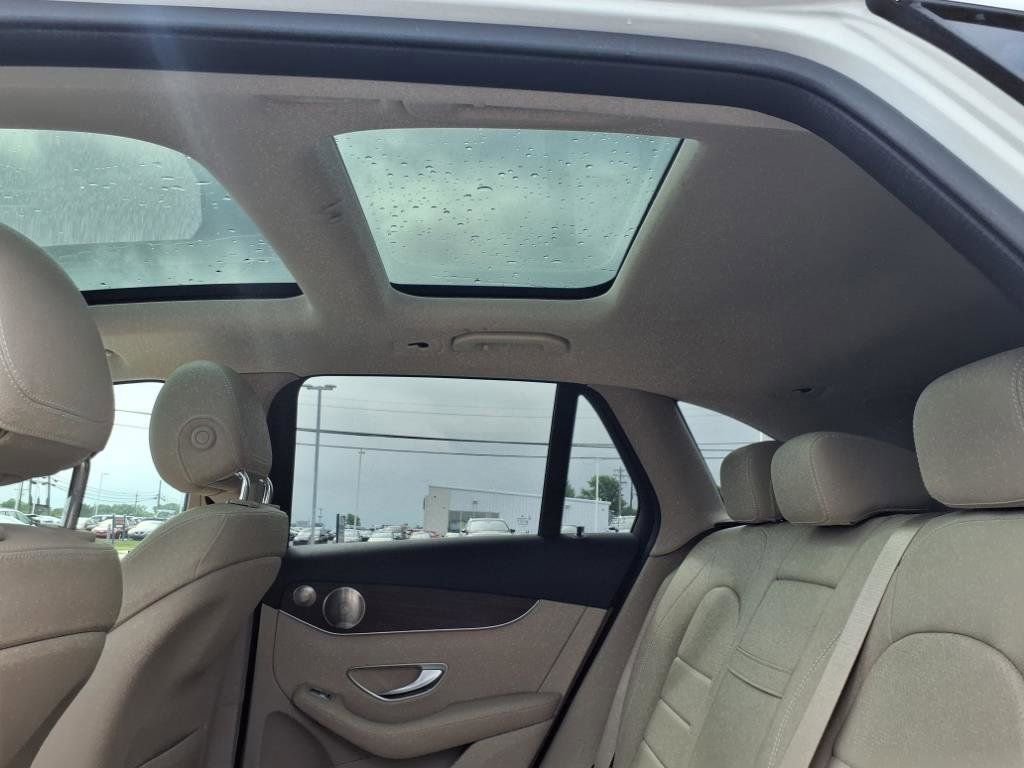 Used 2021 Mercedes-Benz GLC 300 4MATIC image 39