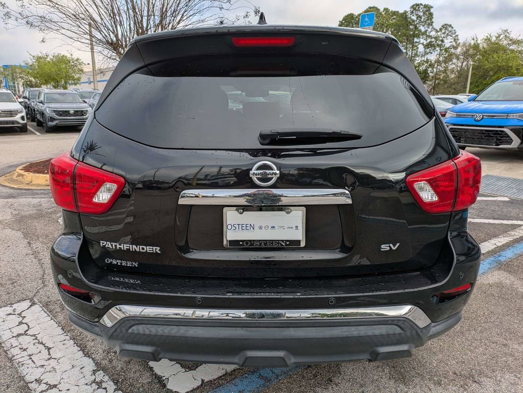 Used 2020 Nissan Pathfinder SV image 5