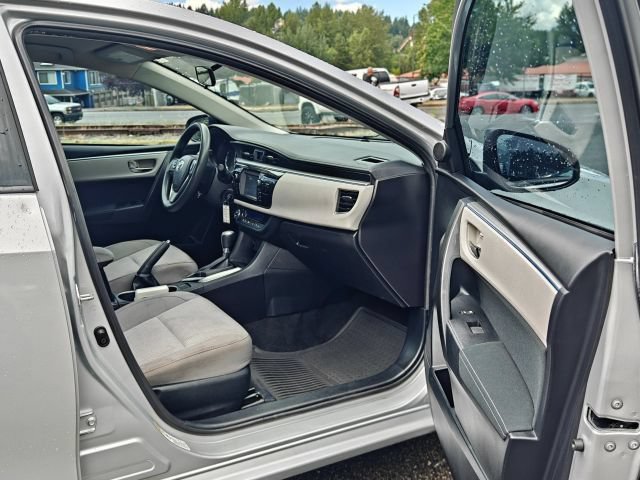 Used 2014 Toyota Corolla LE FWD image 25