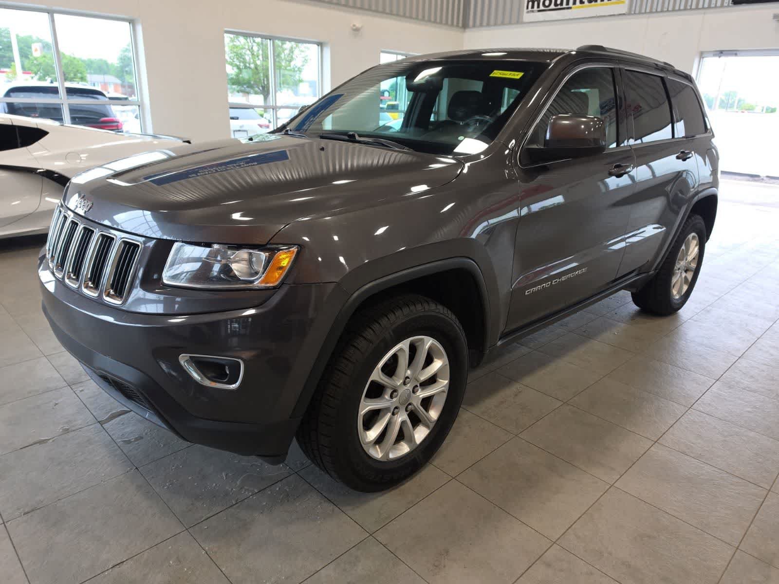 Used 2014 Jeep Grand Cherokee Laredo w/ 18" Wheel & 8.4" Radio Group AWD/4WD video 1