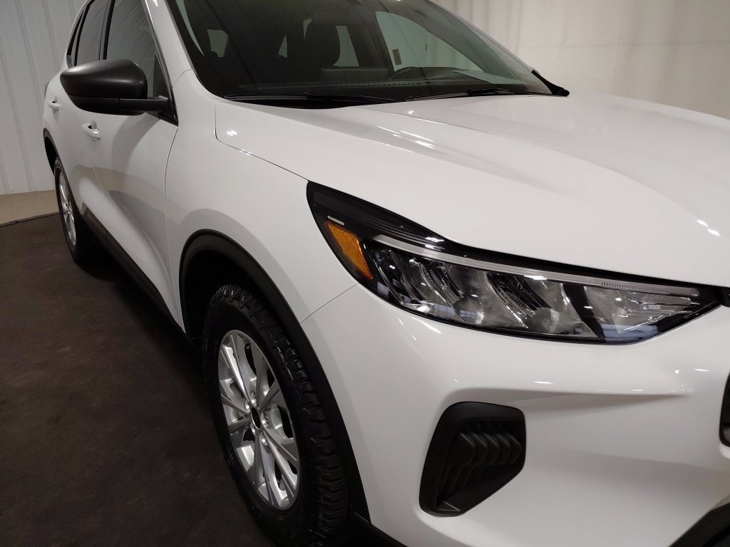 Used 2024 Ford Escape Active w/ Tech Pack #1 AWD/4WD image 14