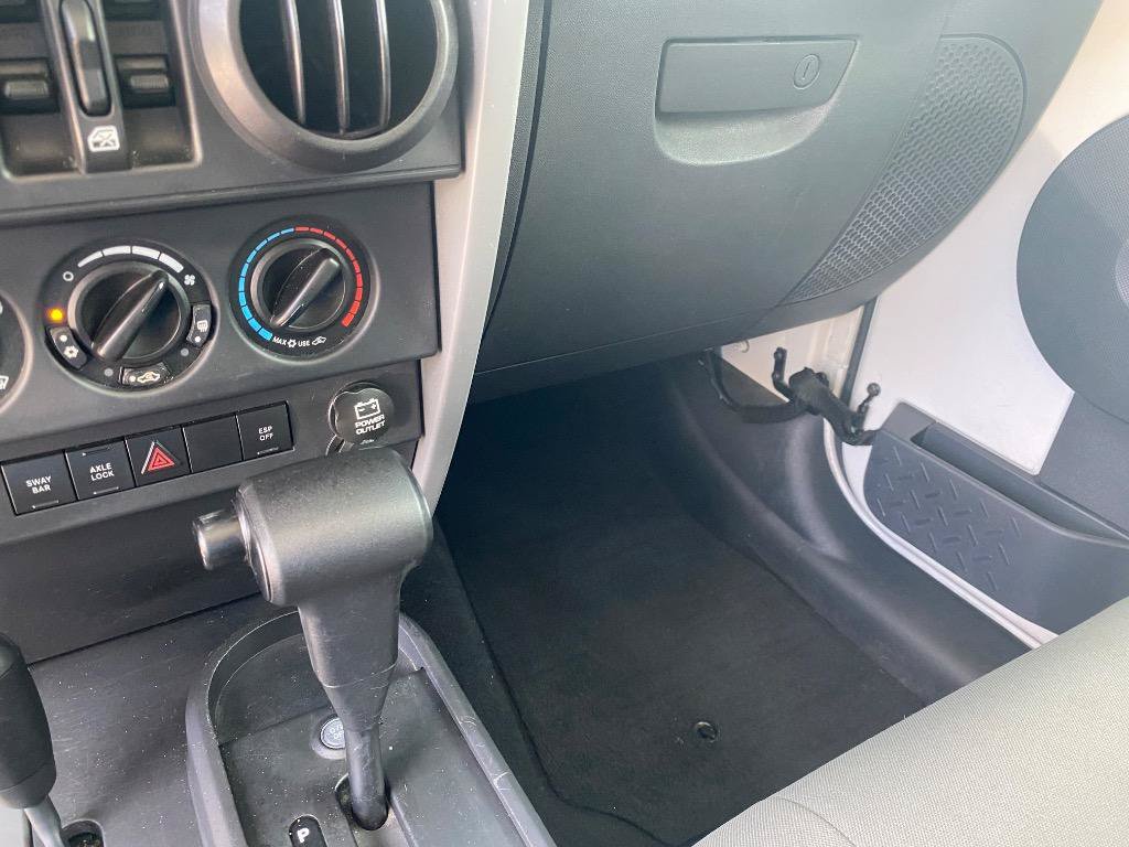Used 2008 Jeep Wrangler Unlimited Rubicon w/ PWR Convenience Group AWD/4WD image 29