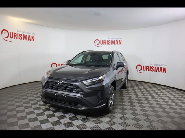 Used 2023 Toyota RAV4 XLE AWD/4WD image 2