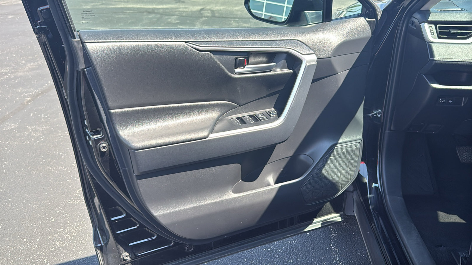 Certified 2025 Toyota RAV4 XLE AWD/4WD image 10