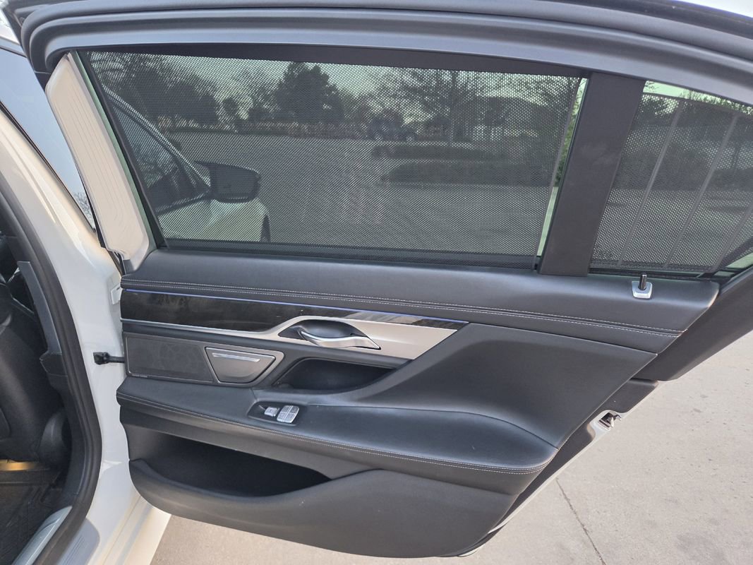 Used 2016 BMW 750i xDrive AWD/4WD image 18