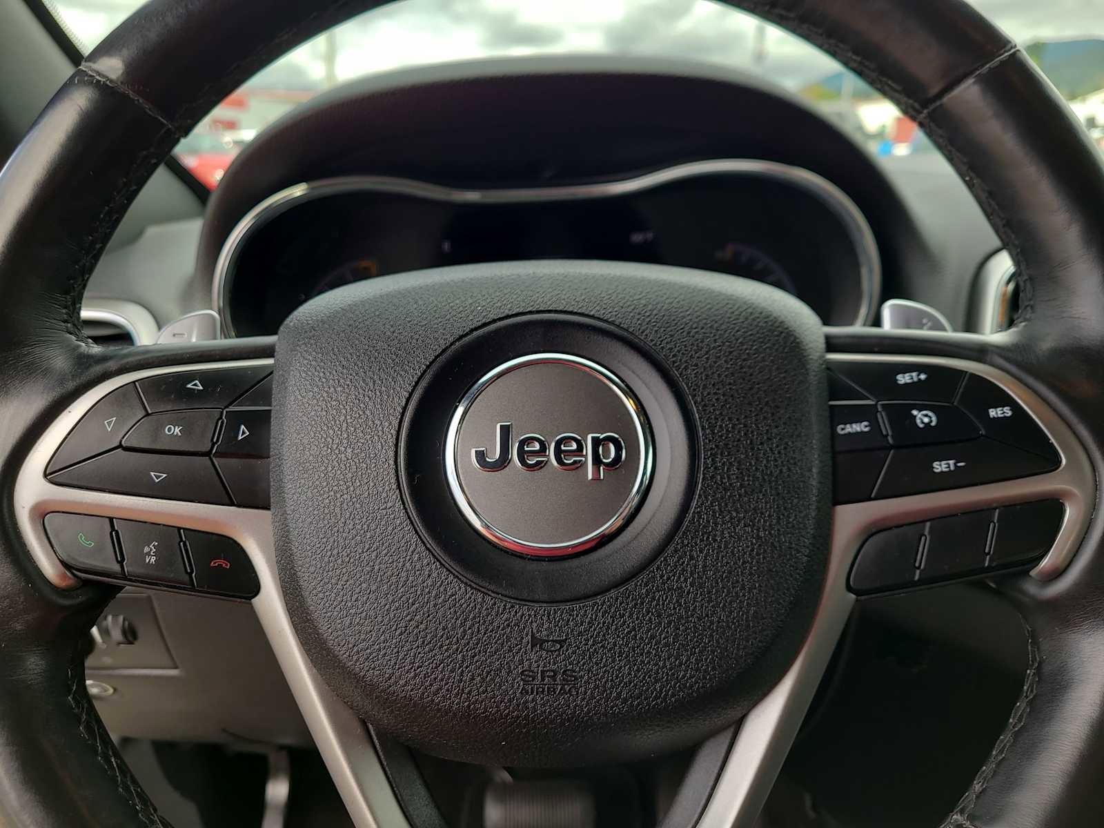 Used 2017 Jeep Grand Cherokee Altitude image 23