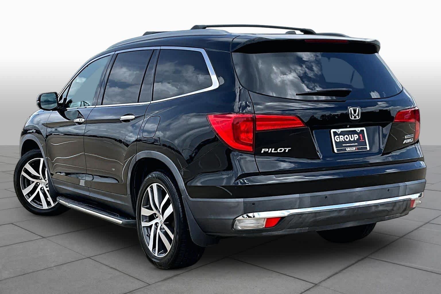 Used 2018 Honda Pilot Touring image 12