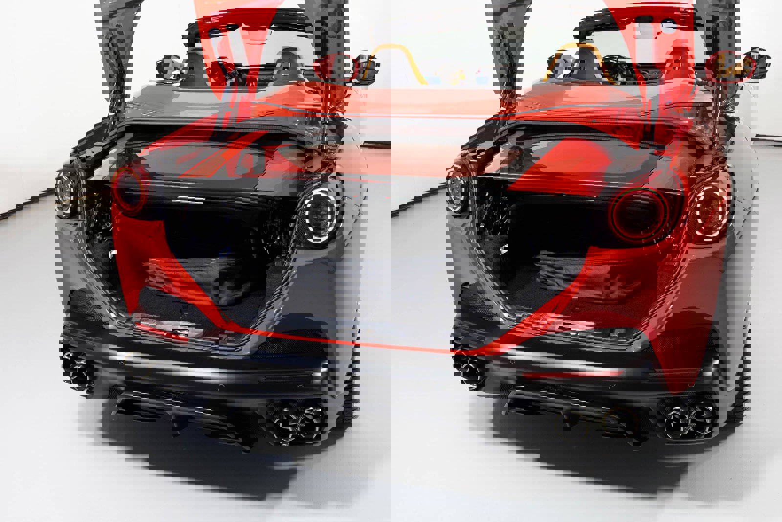 Used 2020 Ferrari Portofino image 28