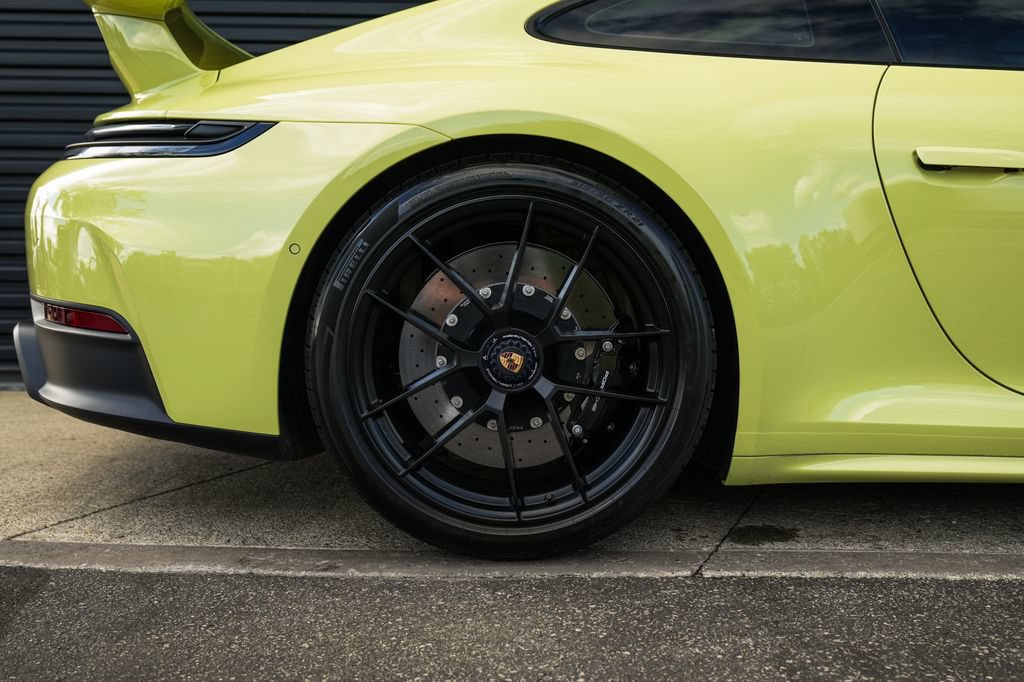 Certified 2025 Porsche 911 Carrera GTS RWD image 33