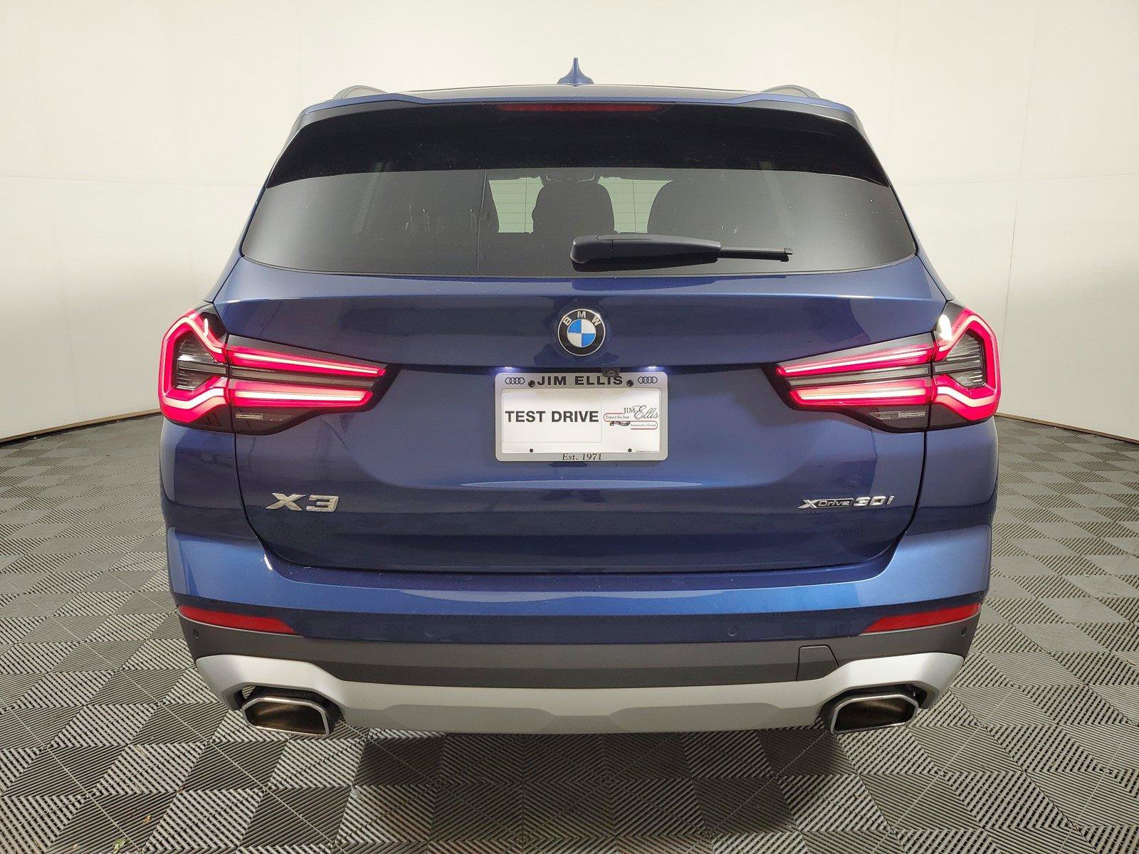 Used 2024 BMW X3 xDrive30i w/ Premium Package AWD/4WD image 5