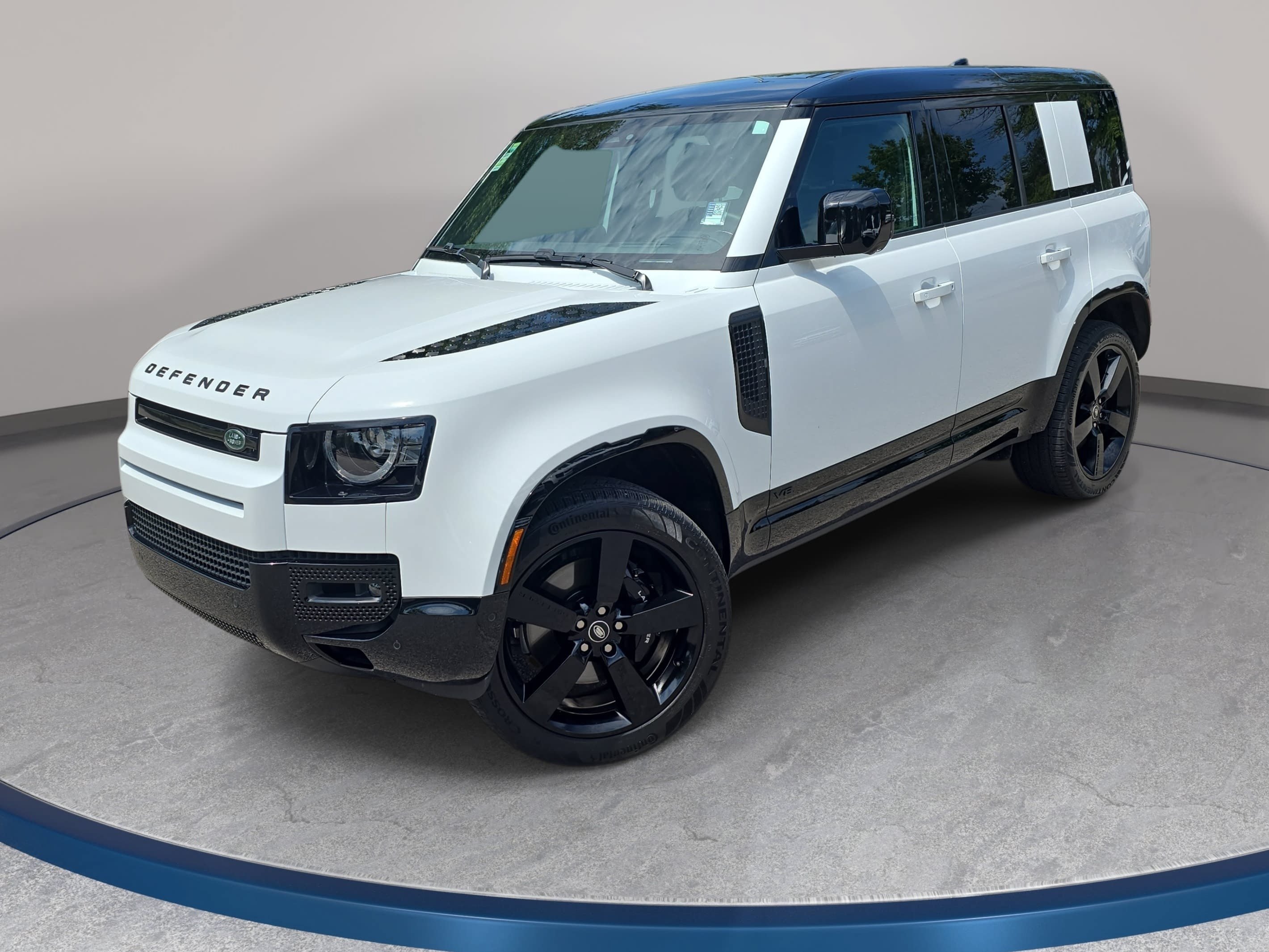 Certified 2025 Land Rover Defender 110 V8 AWD/4WD image 1