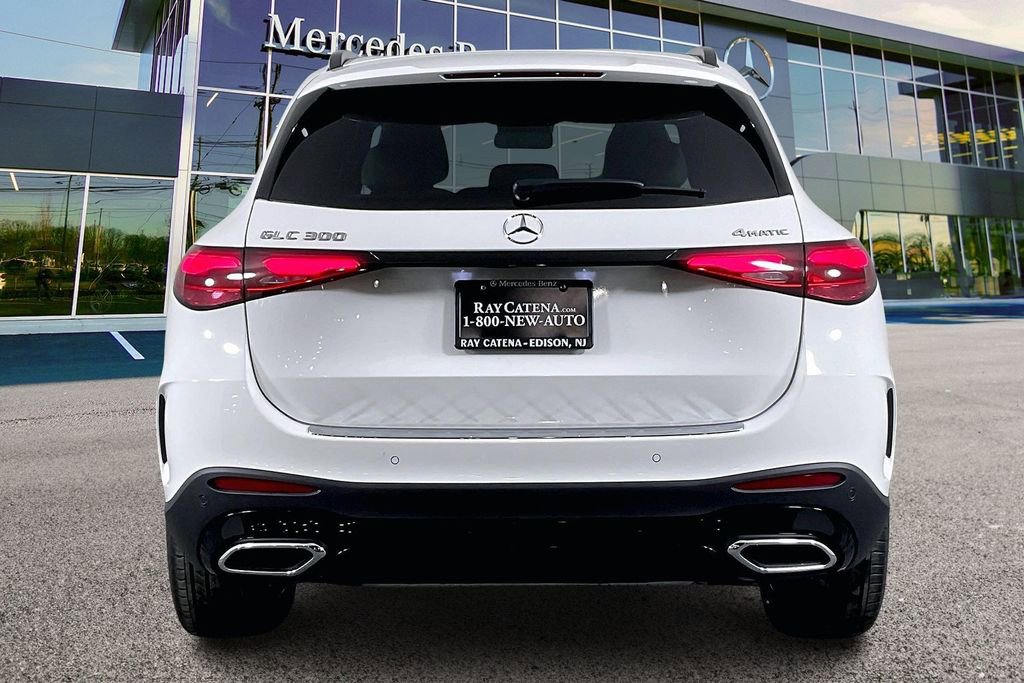 Used 2026 Mercedes-Benz GLC 300 4MATIC image 4