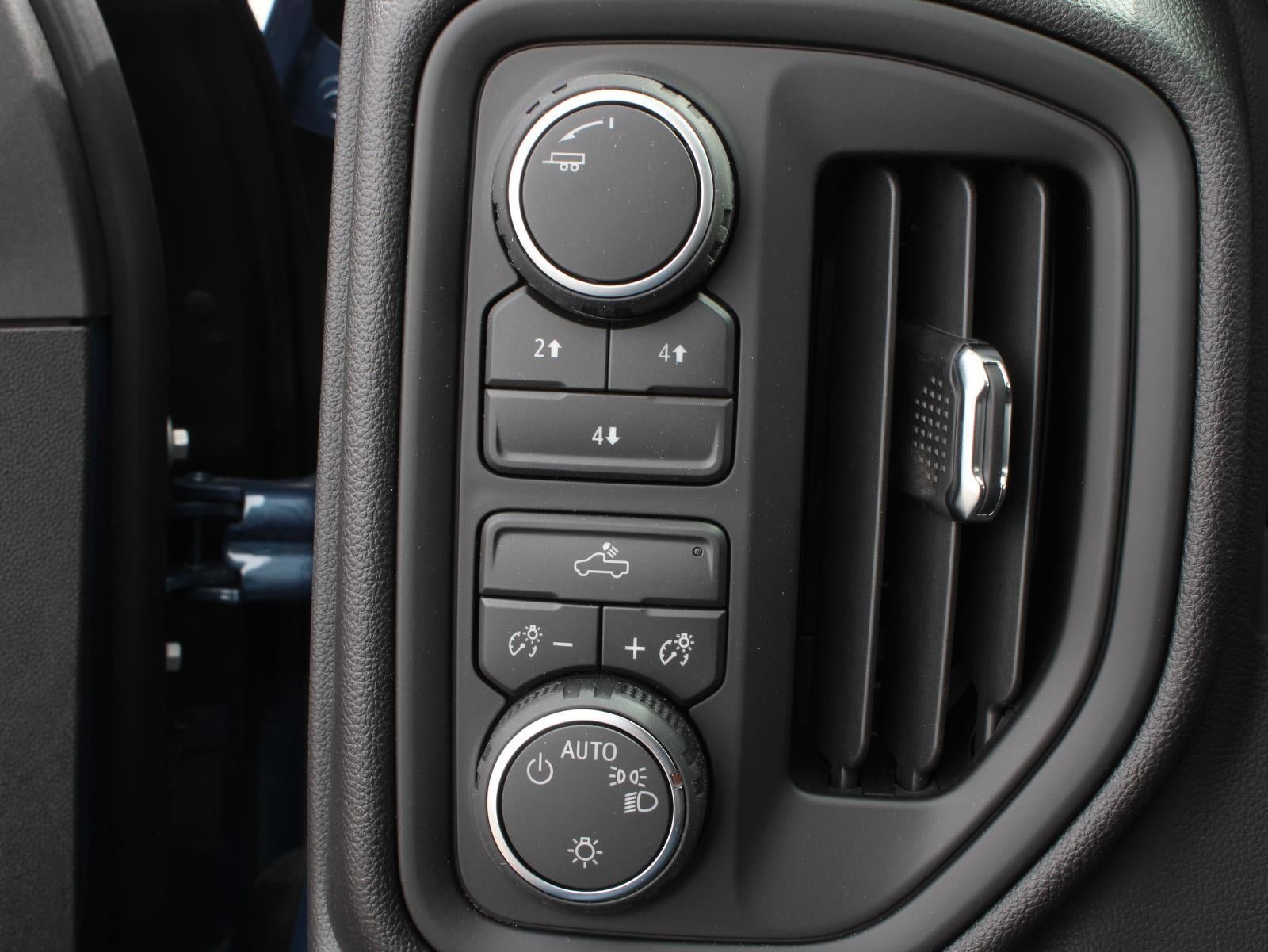 New 2026 Chevrolet Silverado 3500 W/T AWD/4WD image 9