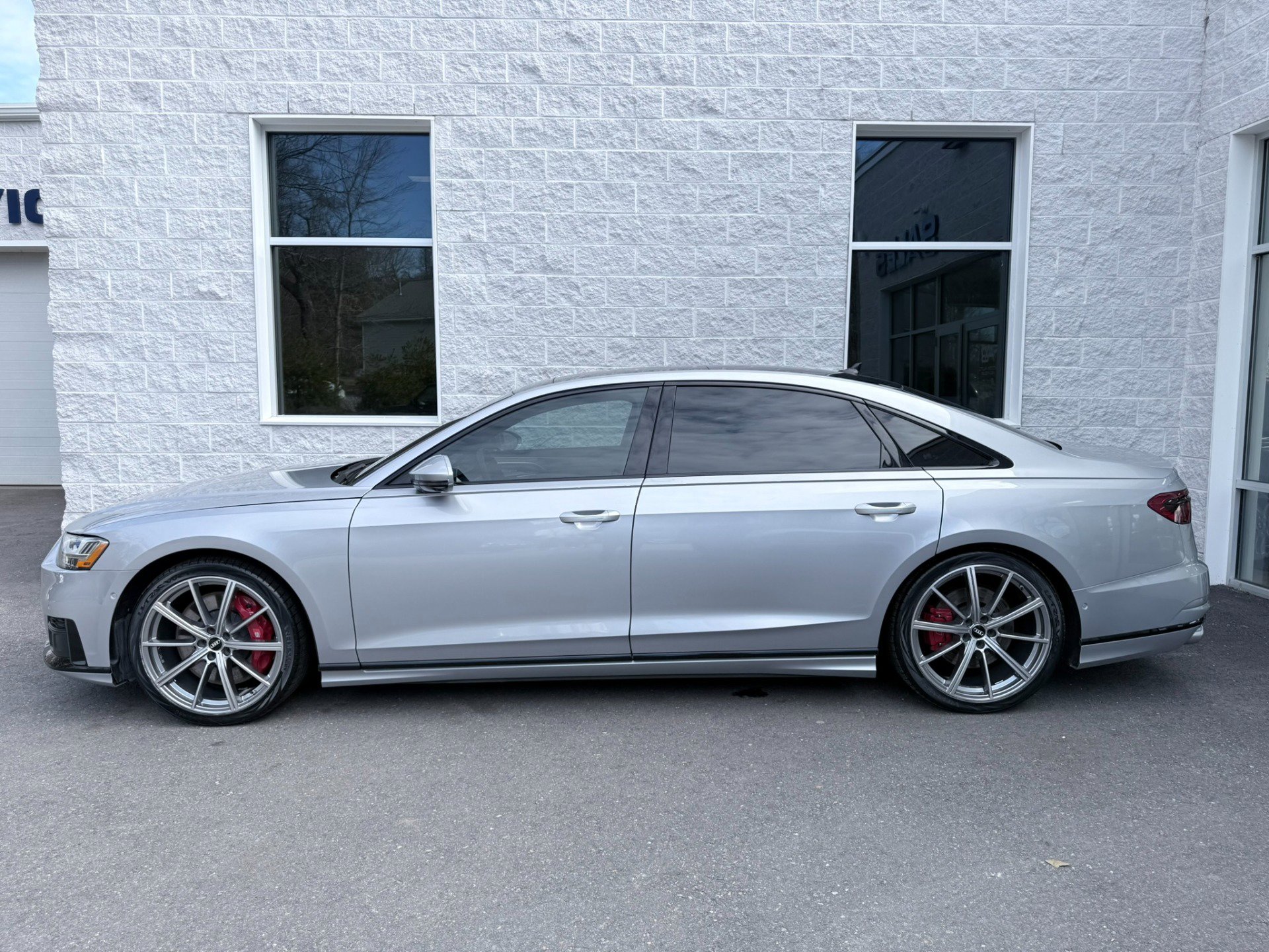 Used 2020 Audi S8 L image 4