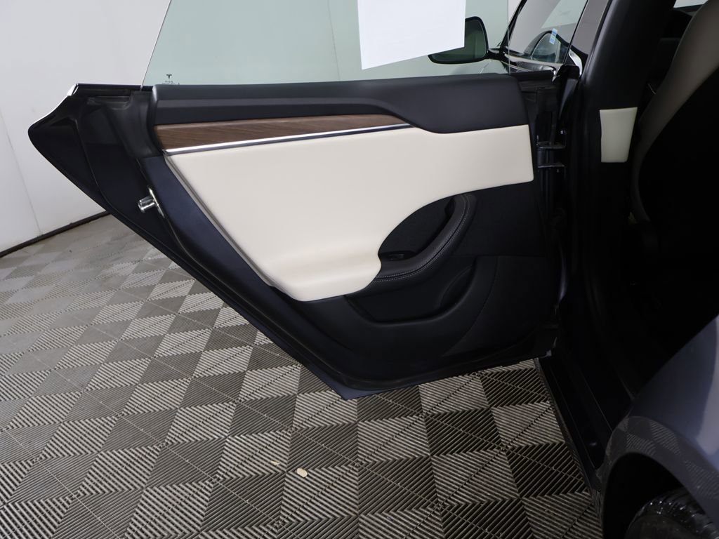 Used 2022 Tesla Model S AWD/4WD image 23