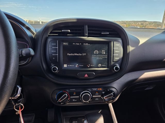 Used 2024 Kia Soul LX w/ Option Group 015 FWD image 18
