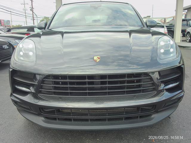 Used 2020 Porsche Macan AWD/4WD image 2