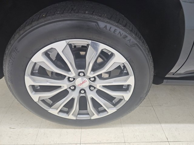 Used 2021 GMC Yukon Denali w/ Denali Premium Package image 13