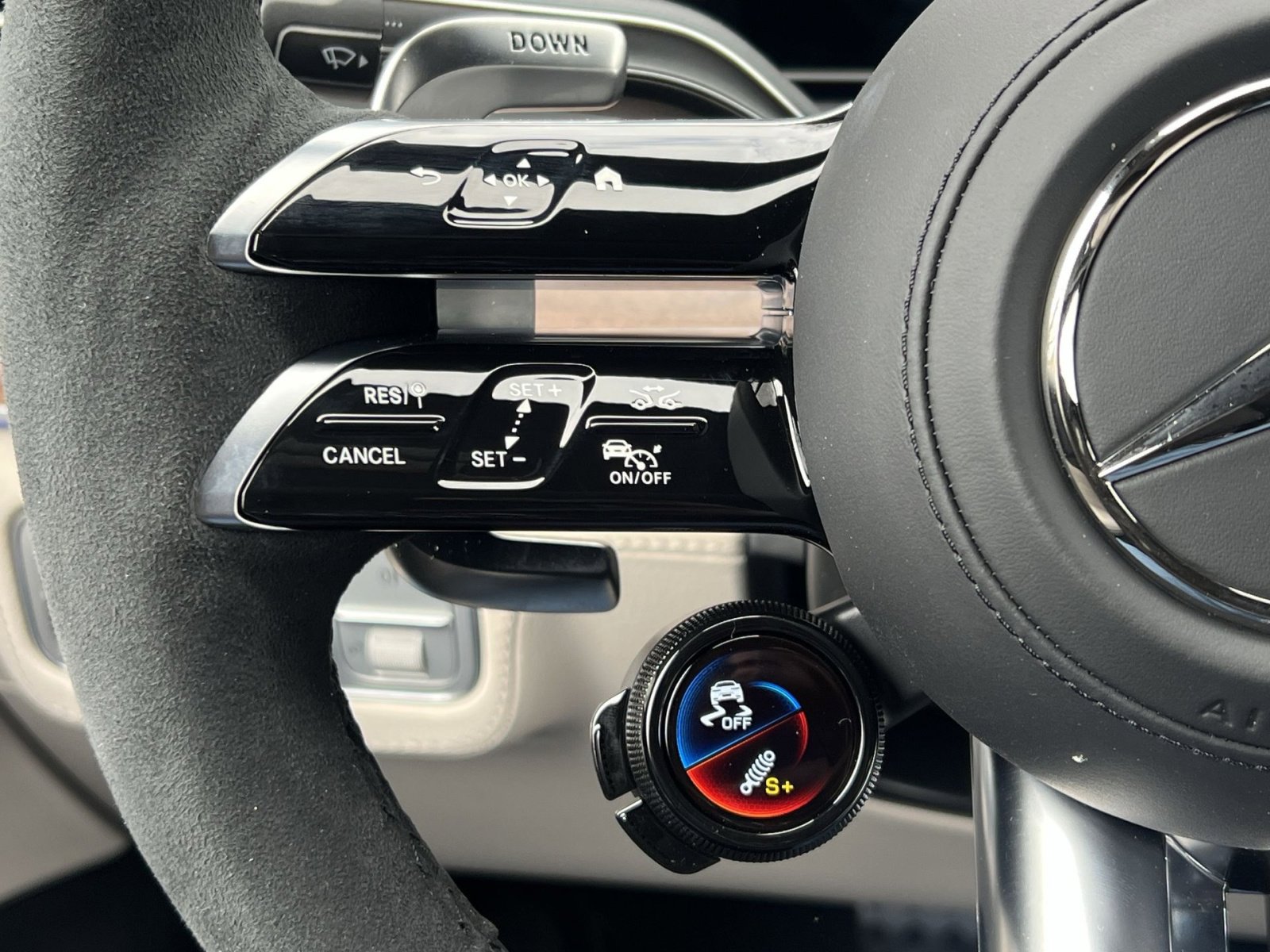 New 2026 Mercedes-Benz GLE 53 AMG 4MATIC Coupe image 32