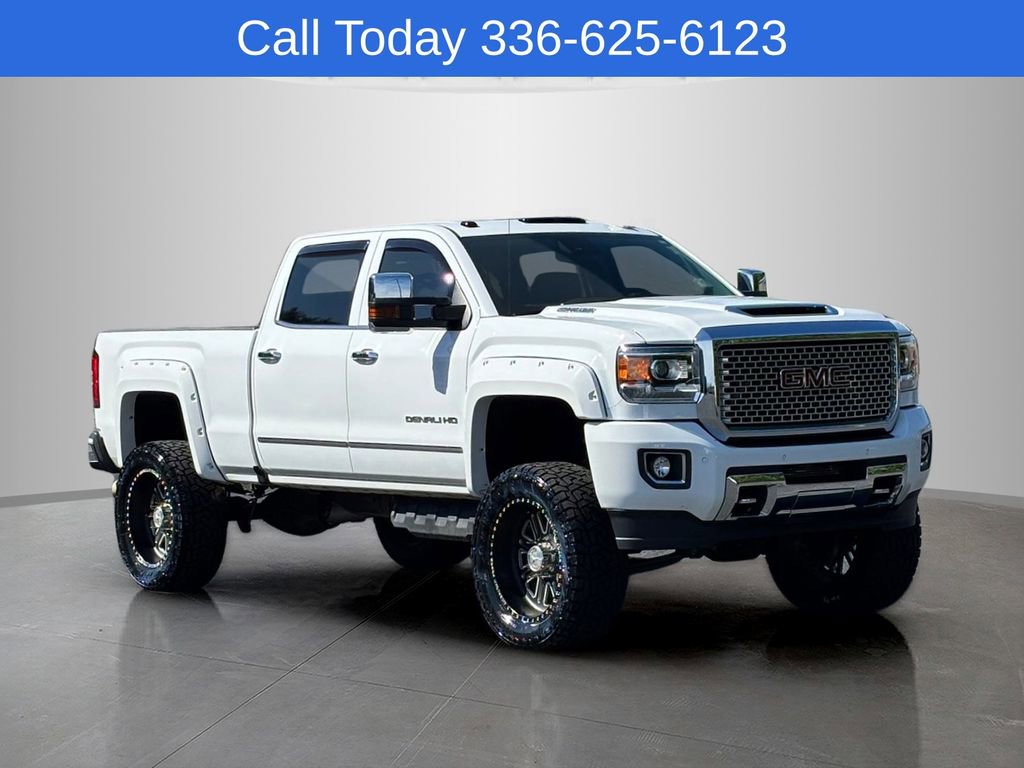 Used 2017 GMC Sierra 2500 Denali w/ Duramax Plus Package AWD/4WD image 7