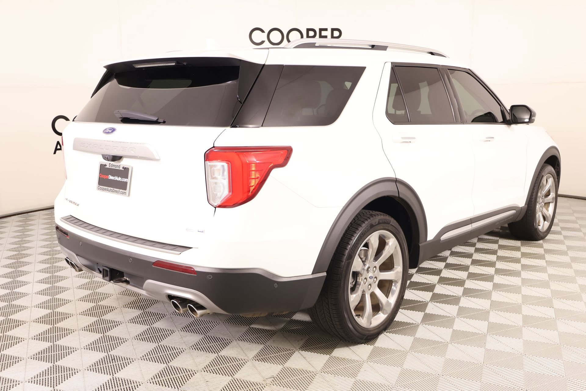 Used 2020 Ford Explorer Platinum w/ Premium Technology Package image 23
