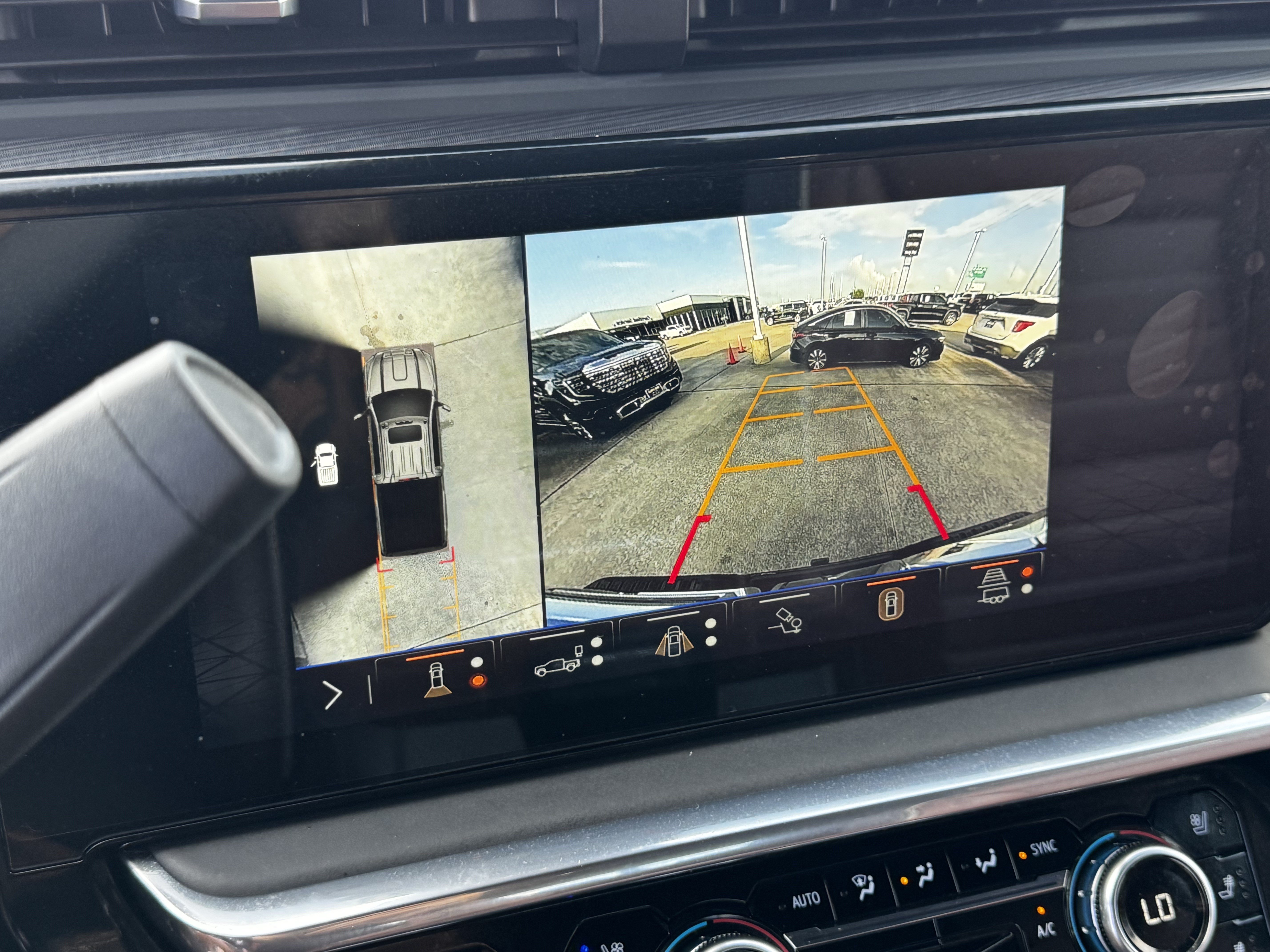 Used 2025 GMC Sierra 2500 Denali Ultimate AWD/4WD image 17