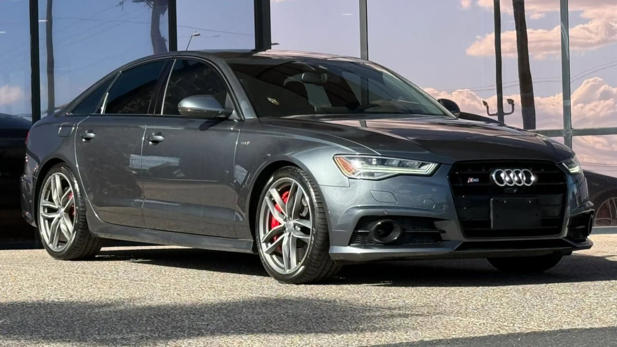 Used 2017 Audi S6 Premium Plus w/ S6 Sport Package AWD/4WD image 17