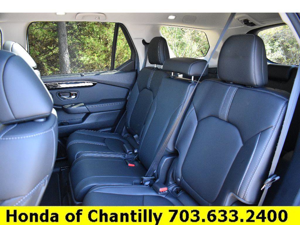 Used 2025 Honda Pilot Touring image 30